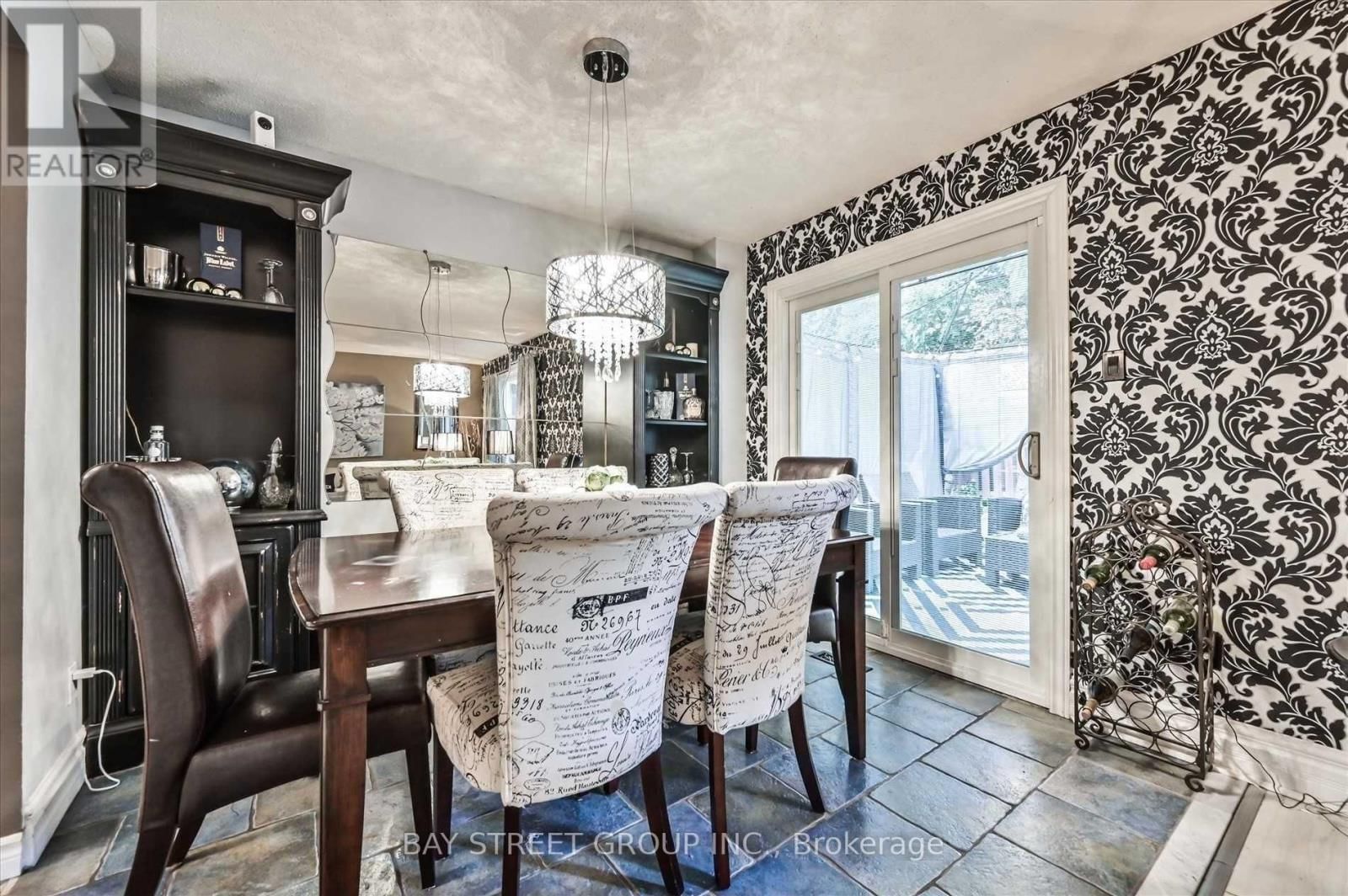 39 BARRINGTON CRESCENT Image 6