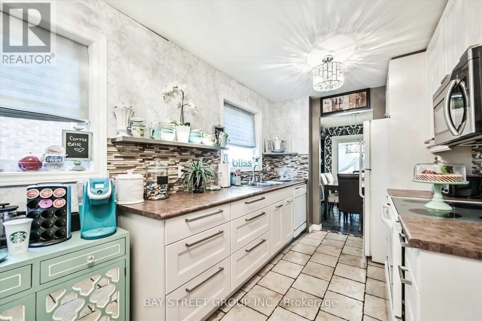 39 BARRINGTON CRESCENT Image 7