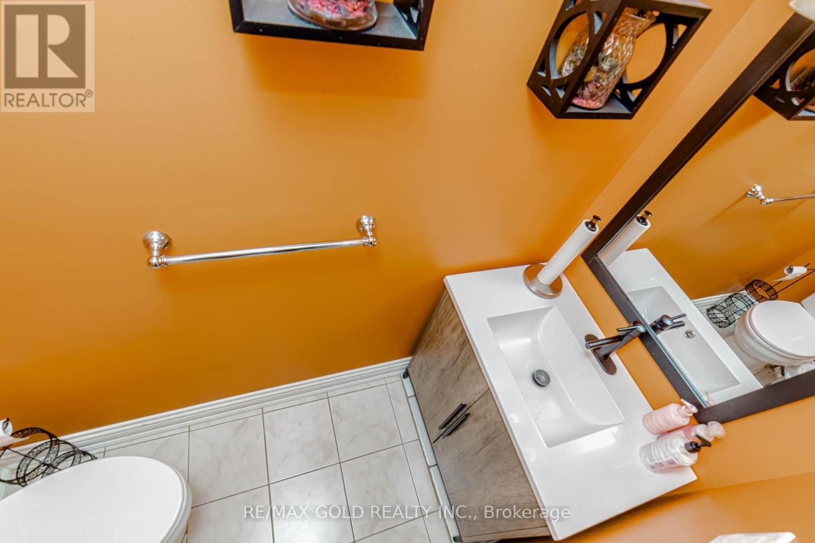 6 NUTMEG STREET Image 25