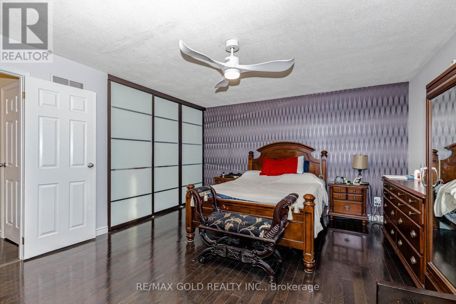 6 NUTMEG STREET Image 30