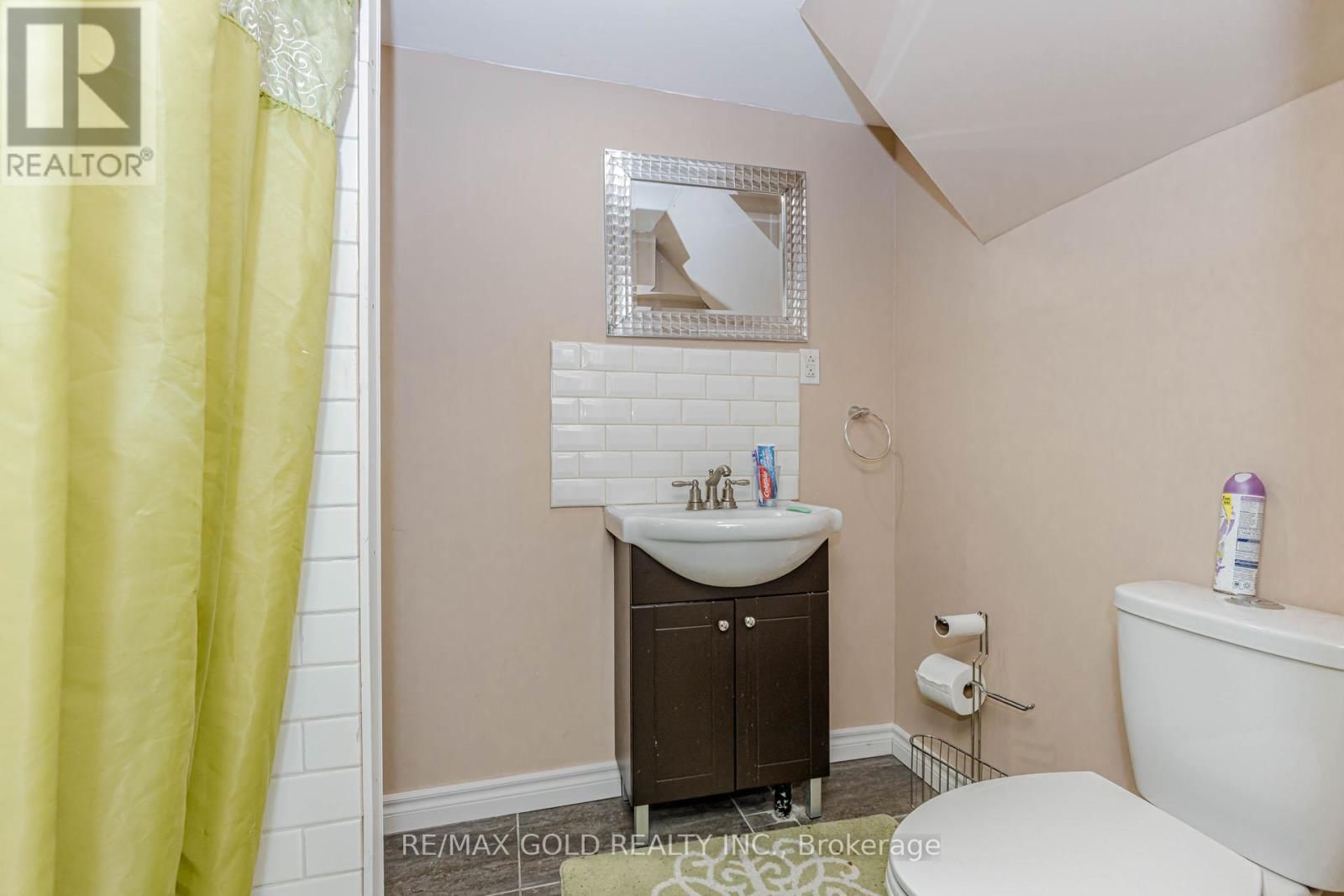 6 NUTMEG STREET Image 43