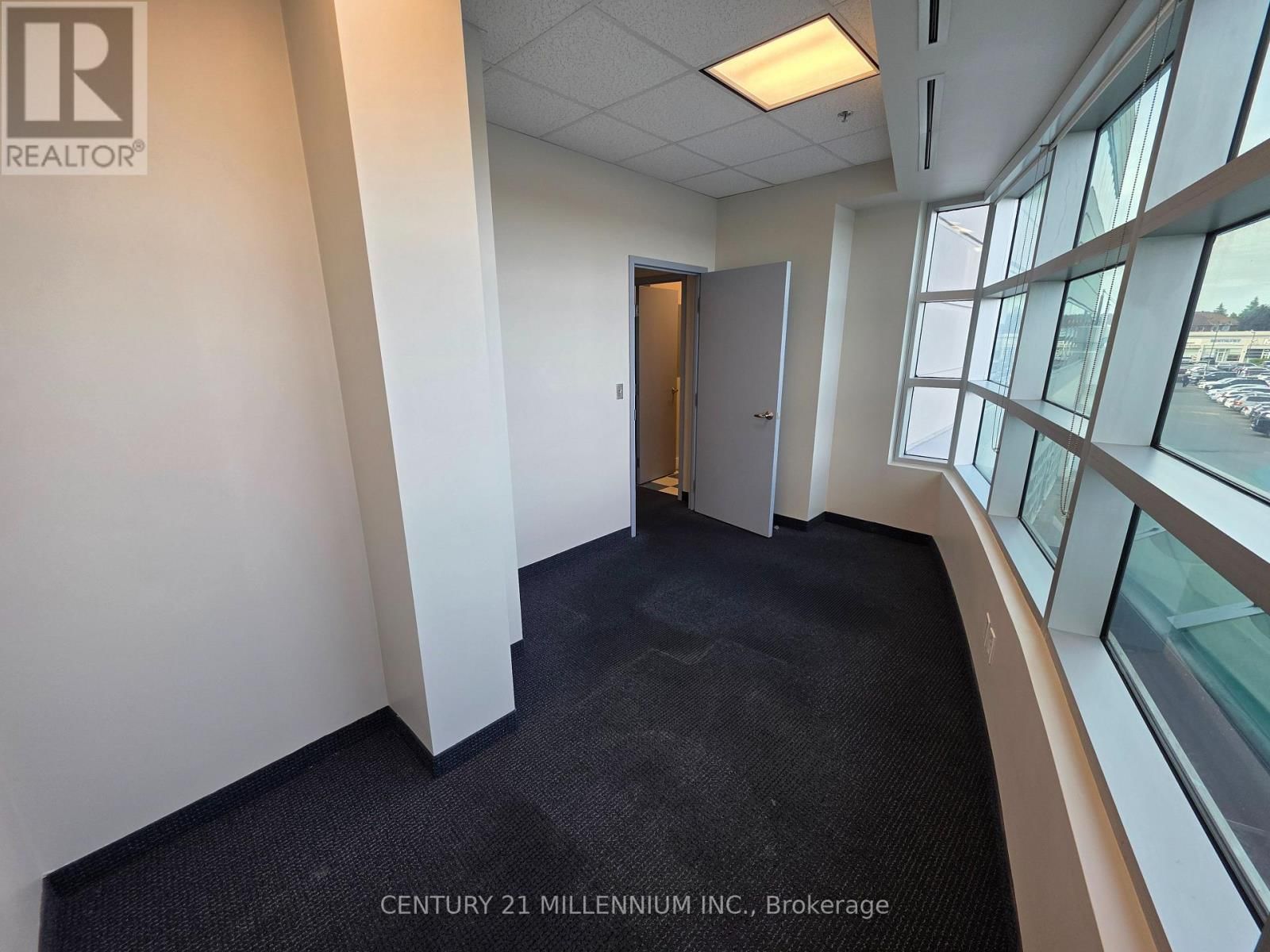 212 - 2250 BOVAIRD DRIVE EAST Image 2