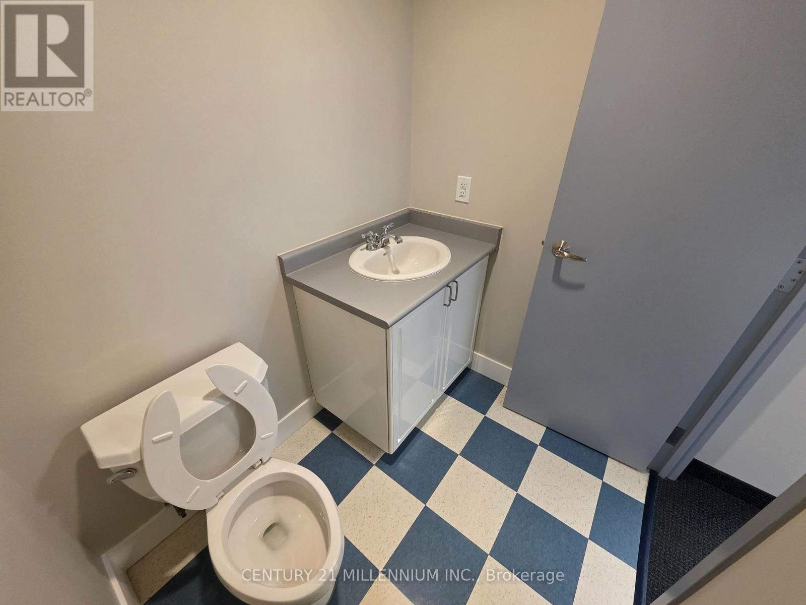 212 - 2250 BOVAIRD DRIVE EAST Image 25