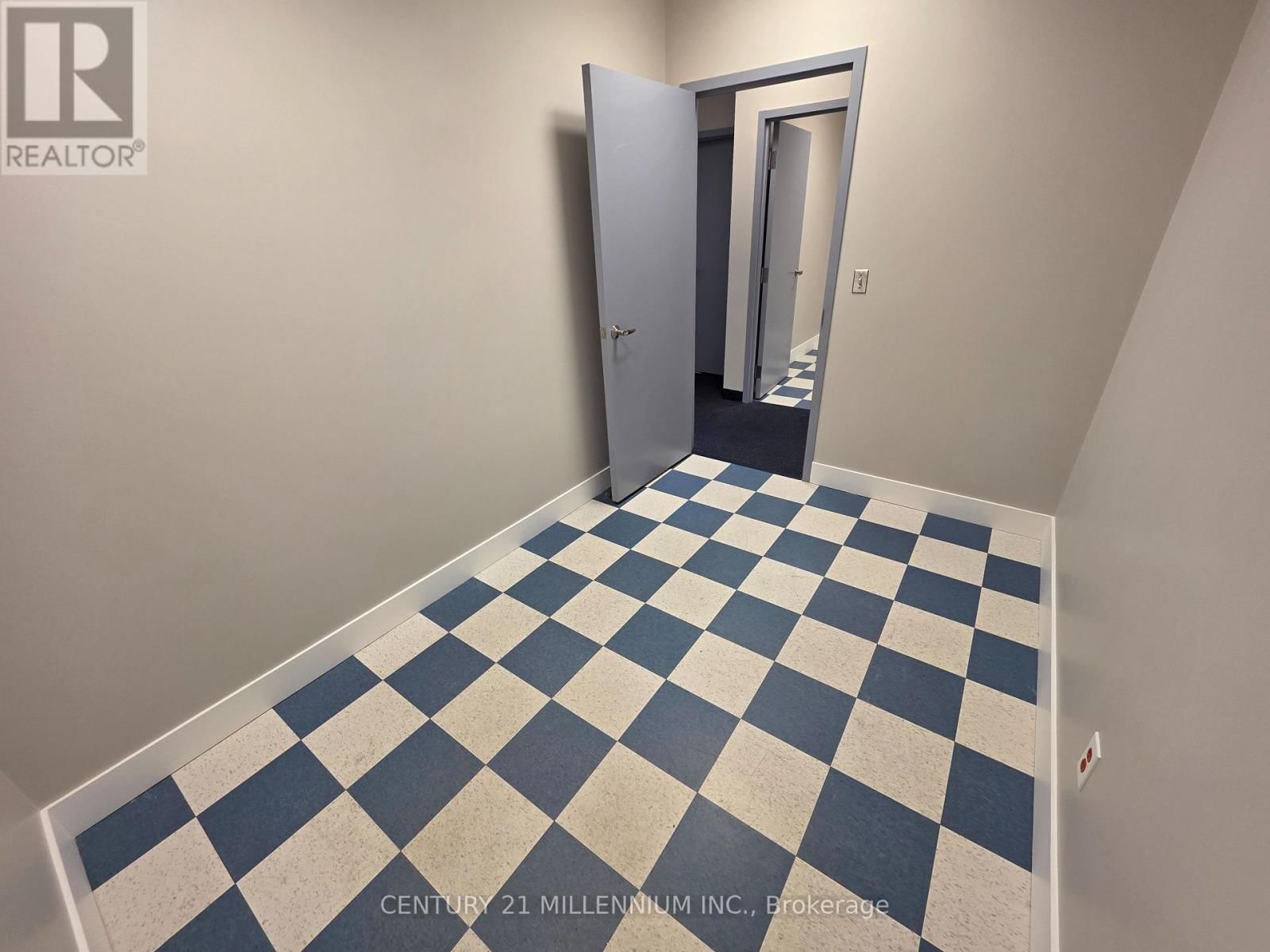 212 - 2250 BOVAIRD DRIVE EAST Image 6