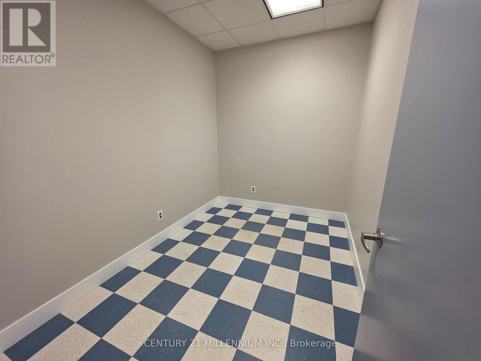 212 - 2250 BOVAIRD DRIVE EAST Image 9