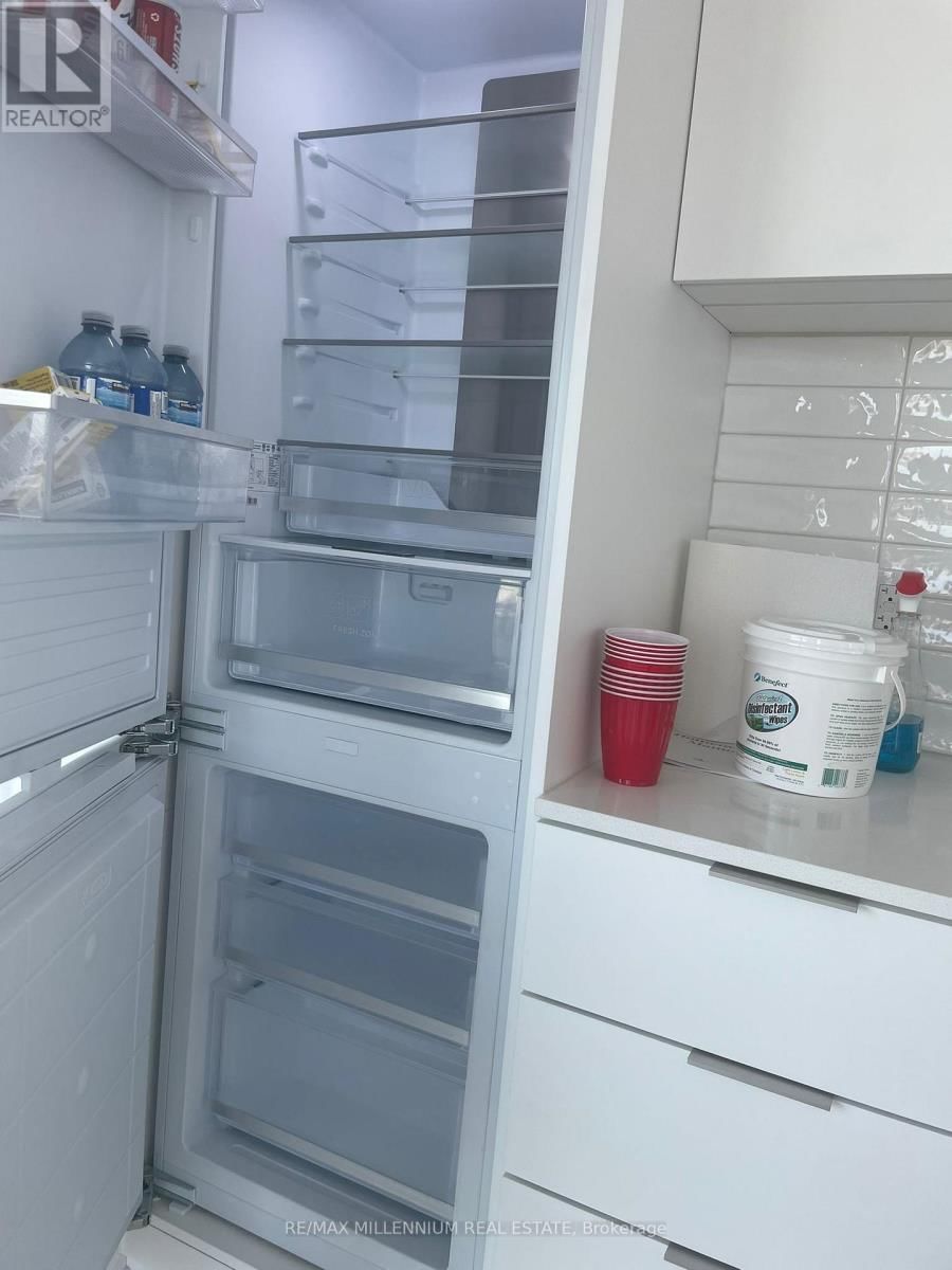 1902 - 15 SKYRIDGE DRIVE Image 5