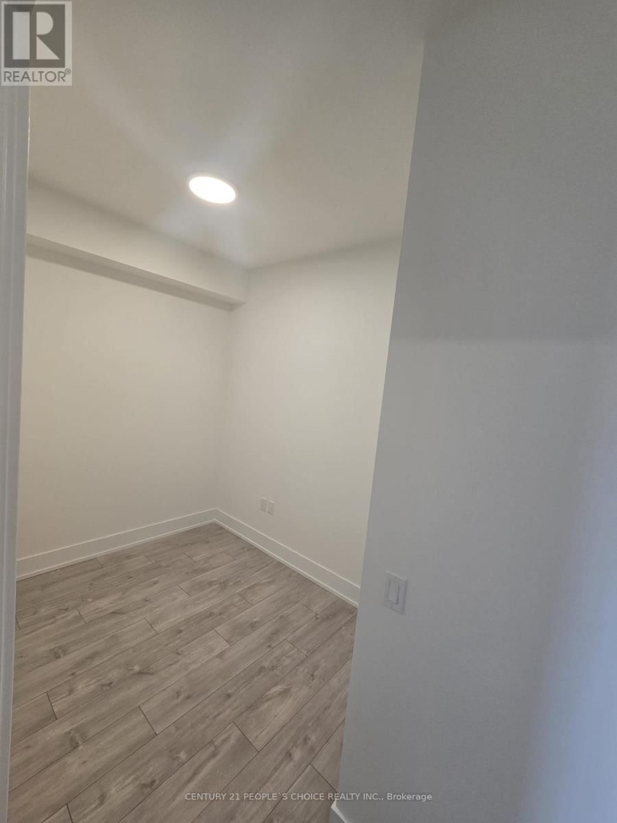 622 - 858 DUPONT STREET Image 13