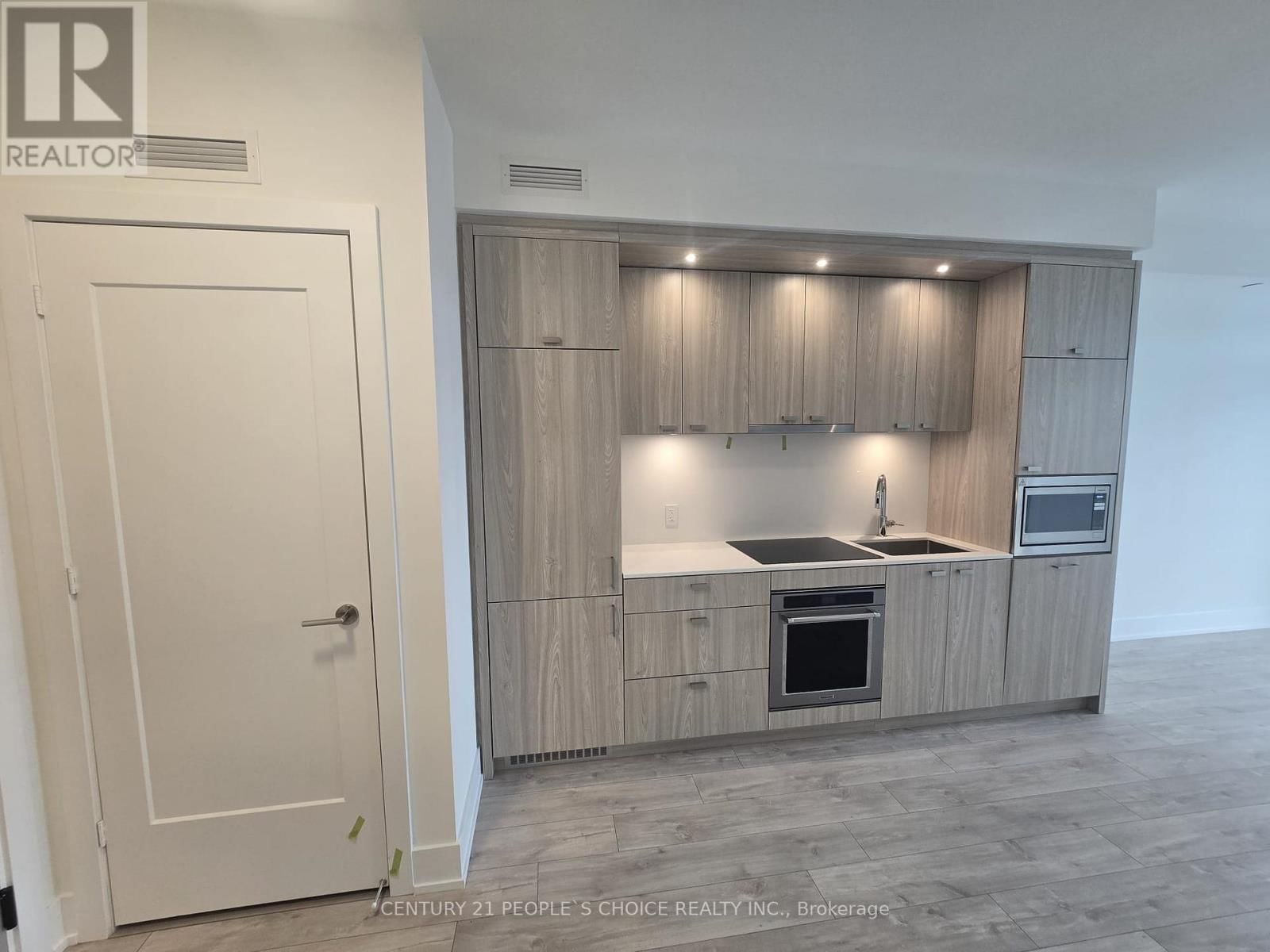 622 - 858 DUPONT STREET Image 16