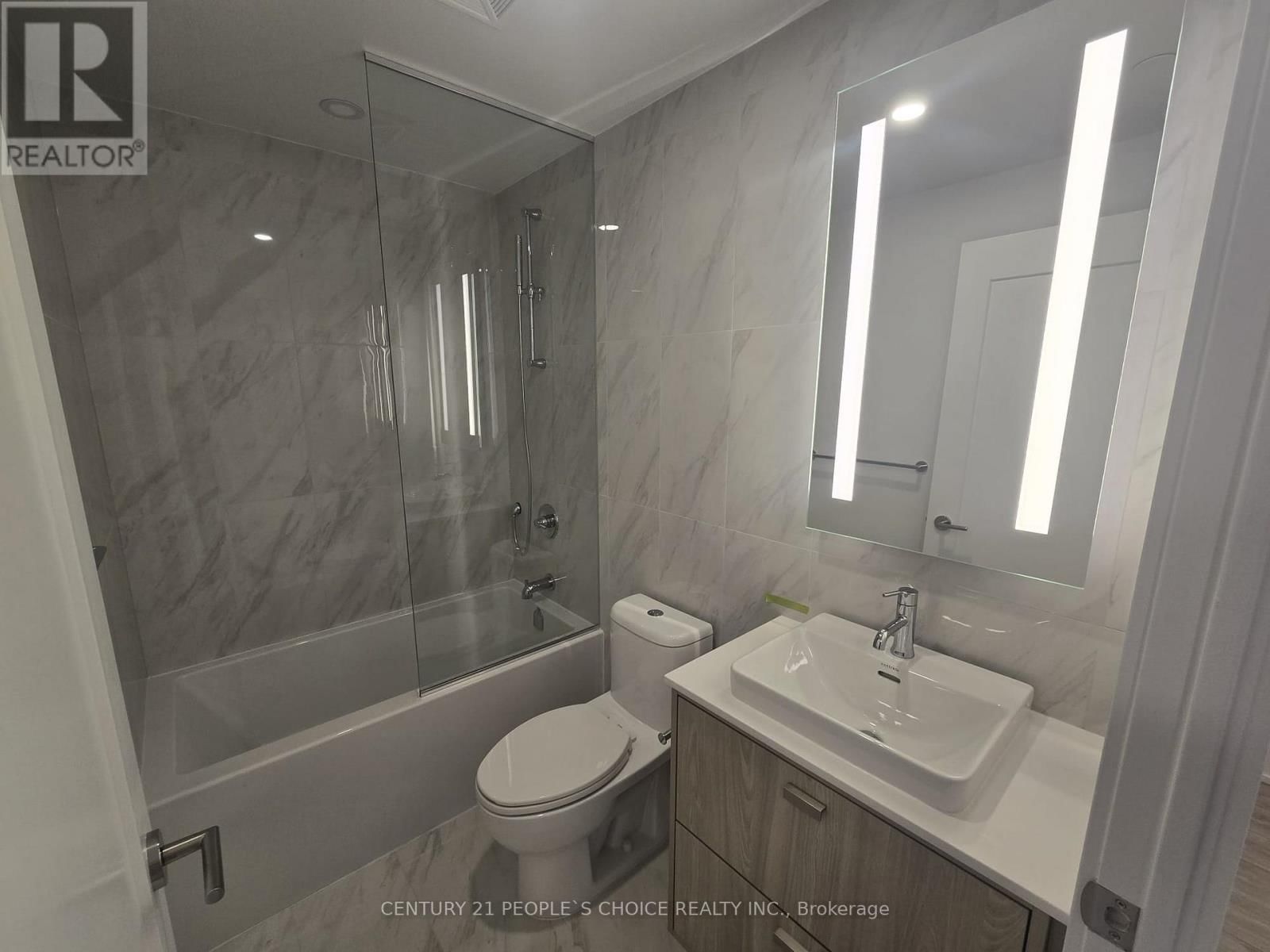 622 - 858 DUPONT STREET Image 18