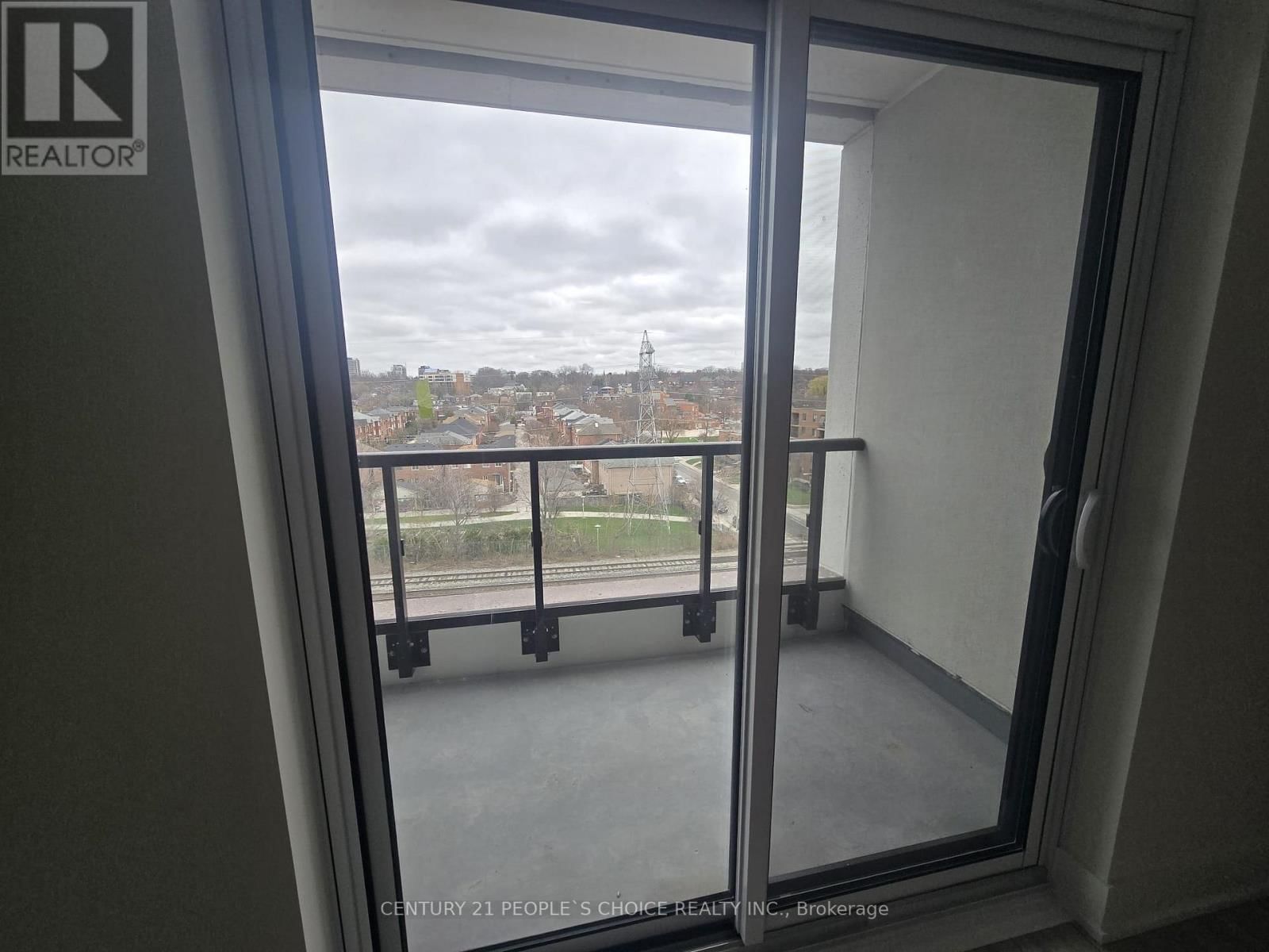 622 - 858 DUPONT STREET Image 21