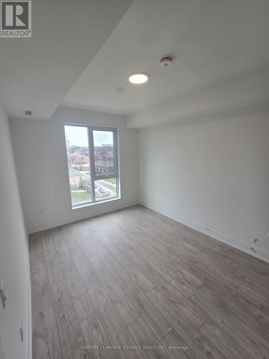 622 - 858 DUPONT STREET Image 23