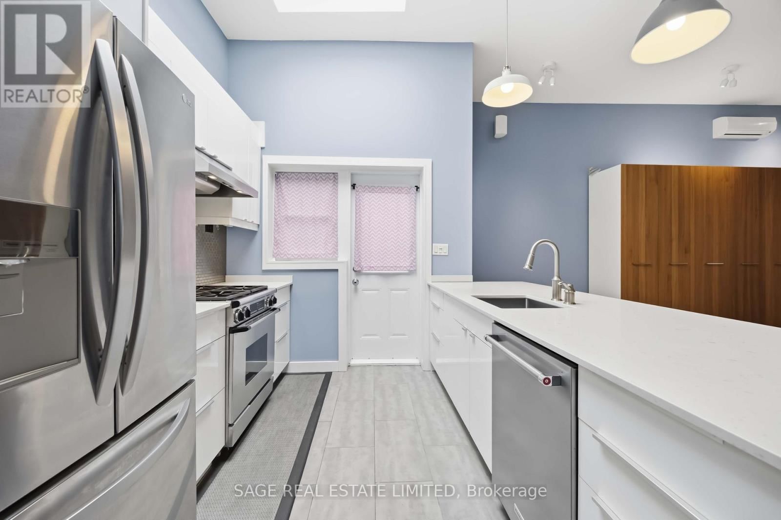 Upper - 251 HIGH PARK AVENUE Image 12