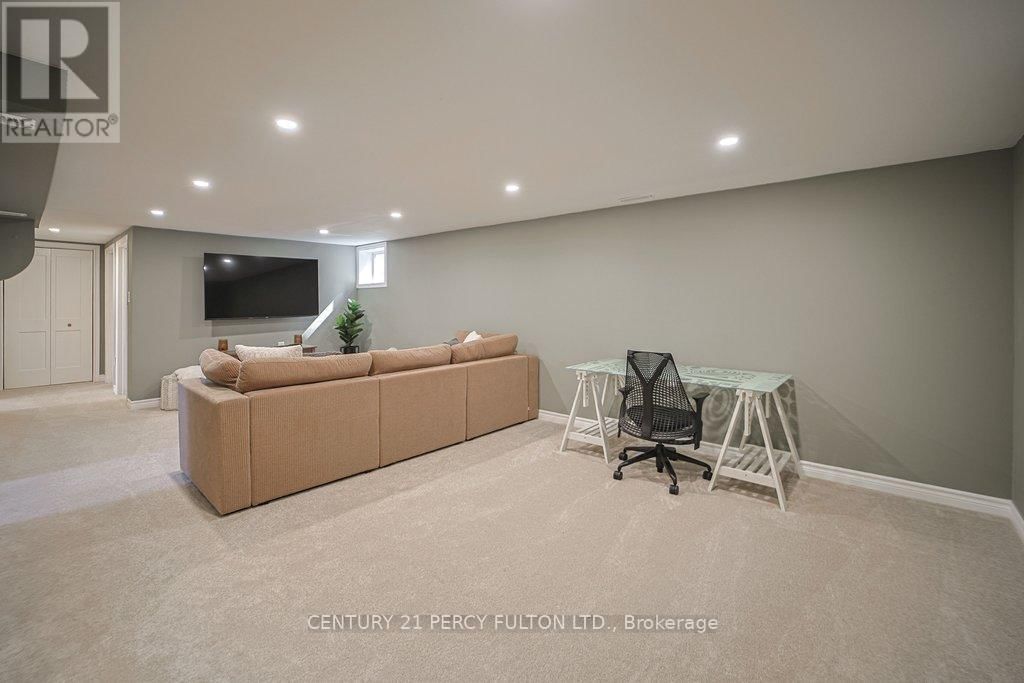 3 MILL STREET SOUTH Image 24