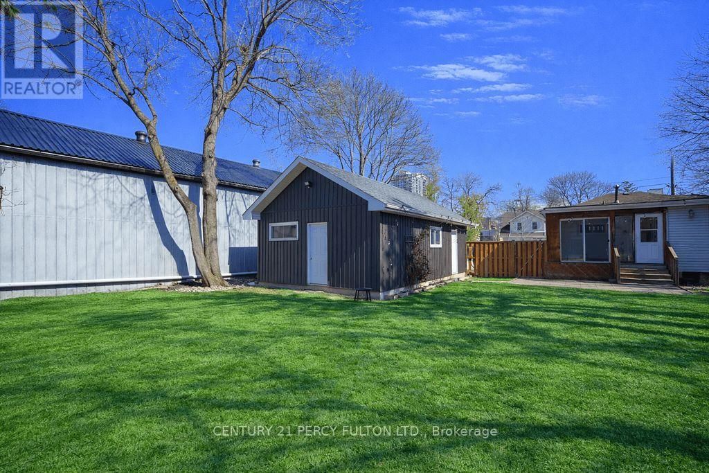 3 MILL STREET SOUTH Image 29