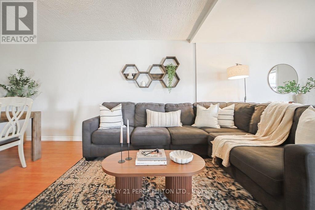 3 MILL STREET SOUTH Image 9