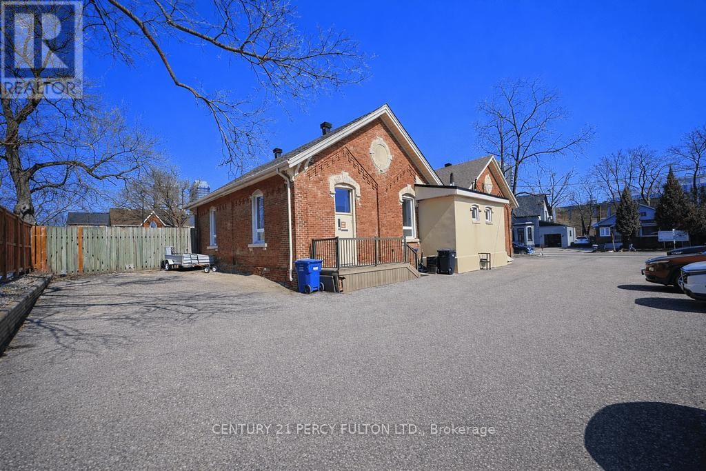 147 QUEEN STREET WEST Image 7