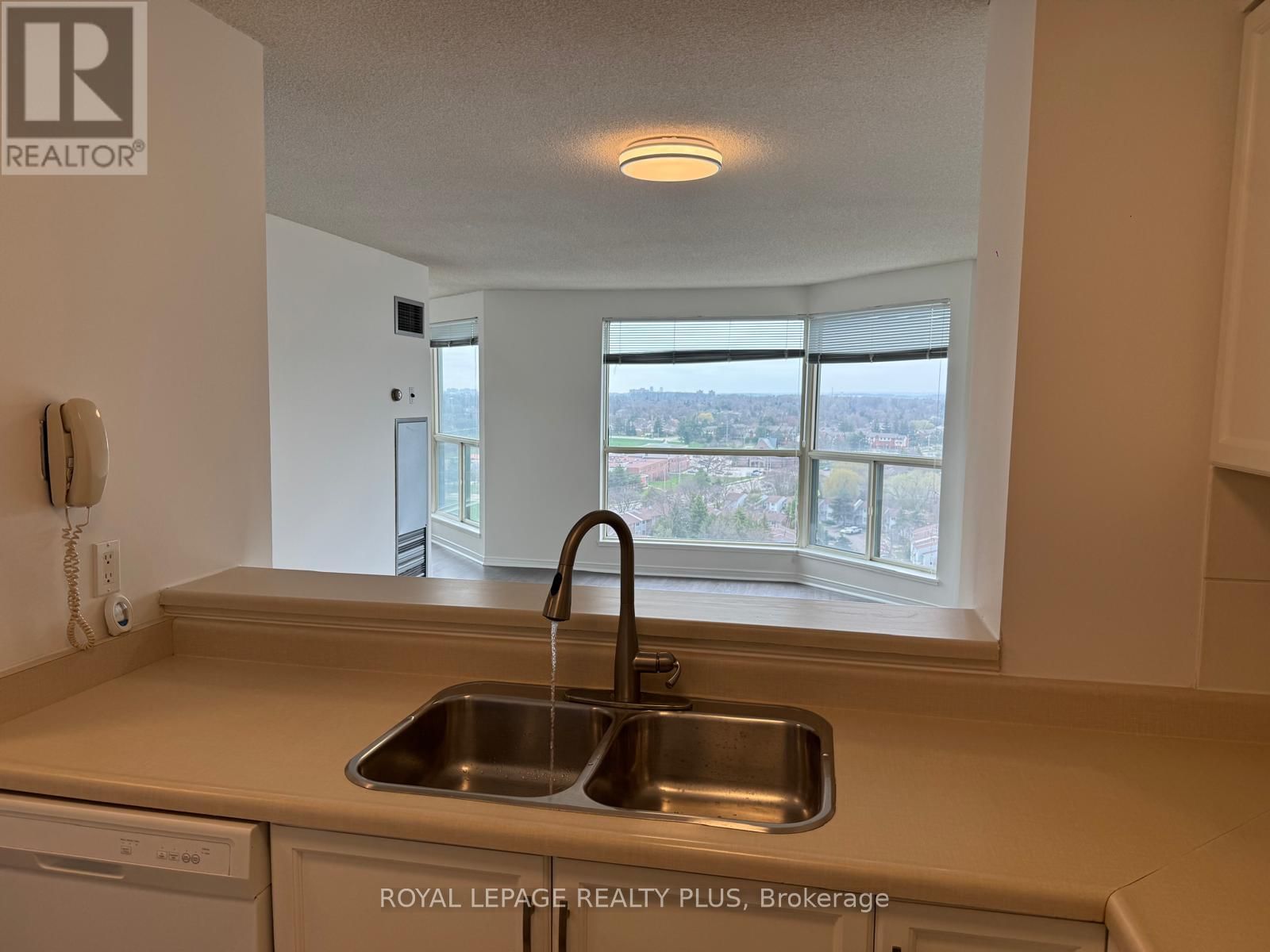 1808 - 2155 BURNHAMTHORPE ROAD WEST Image 14