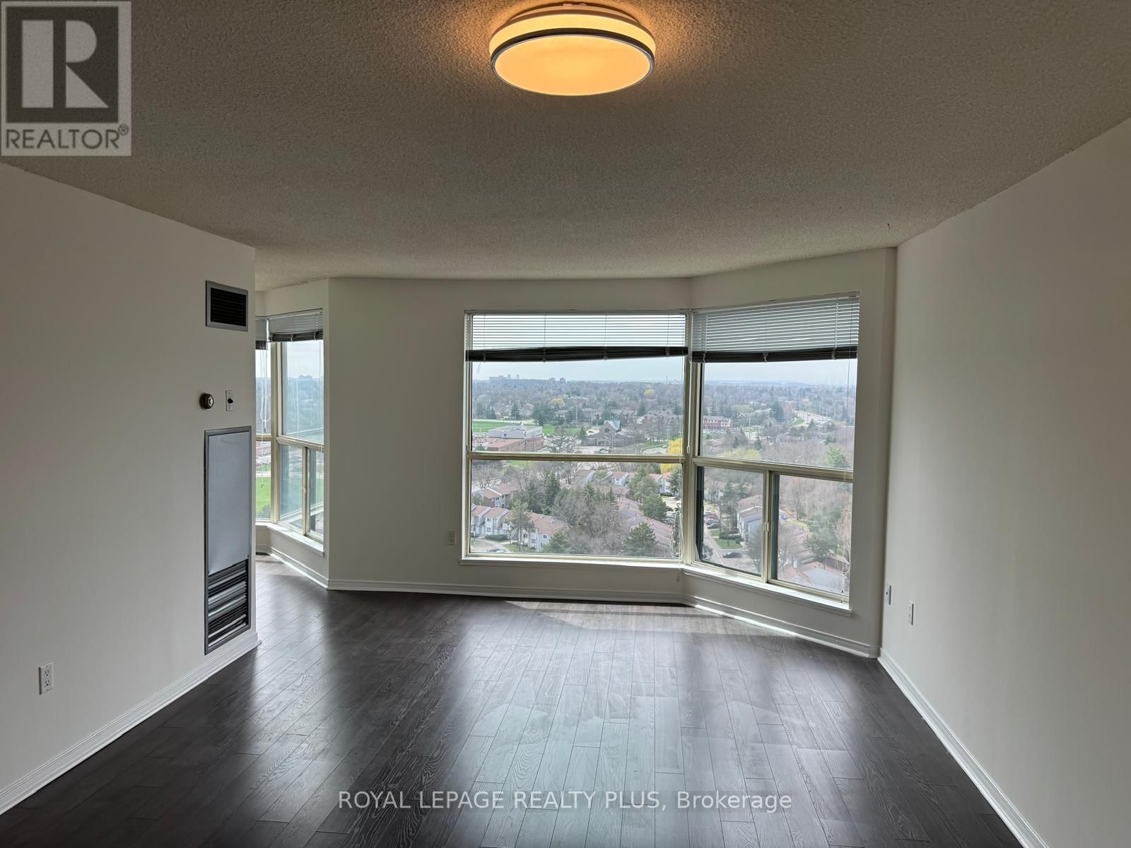 1808 - 2155 BURNHAMTHORPE ROAD WEST Image 18