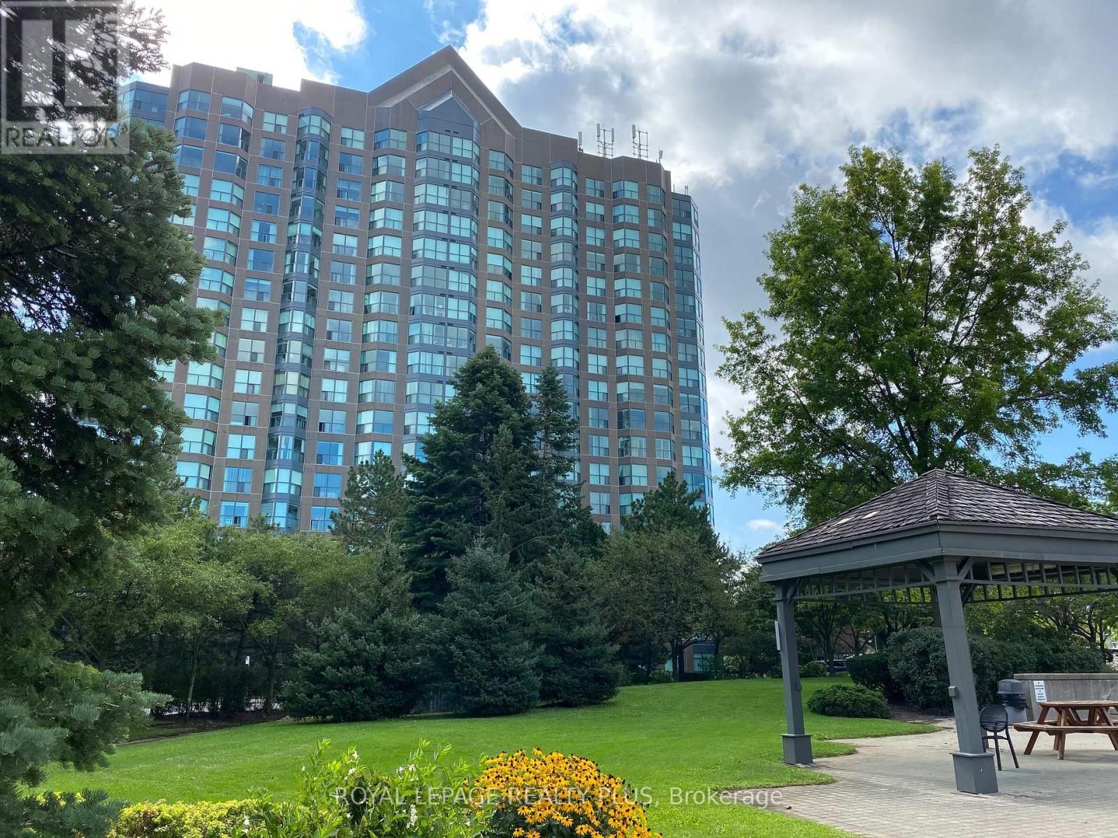 1808 - 2155 BURNHAMTHORPE ROAD WEST Image 2