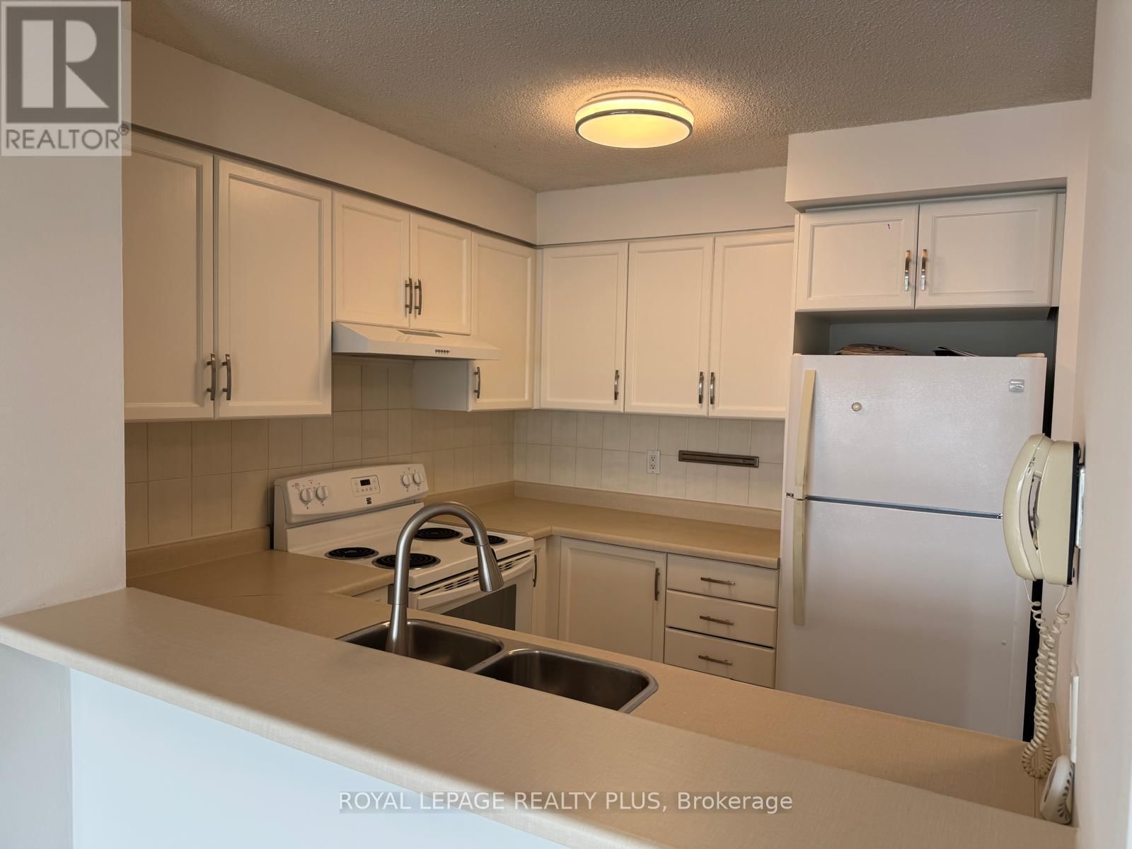 1808 - 2155 BURNHAMTHORPE ROAD WEST Image 6