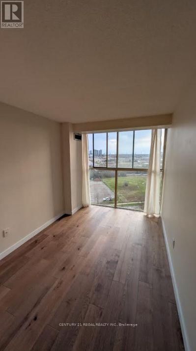 1112 - 4185 SHIPP DRIVE Image 9