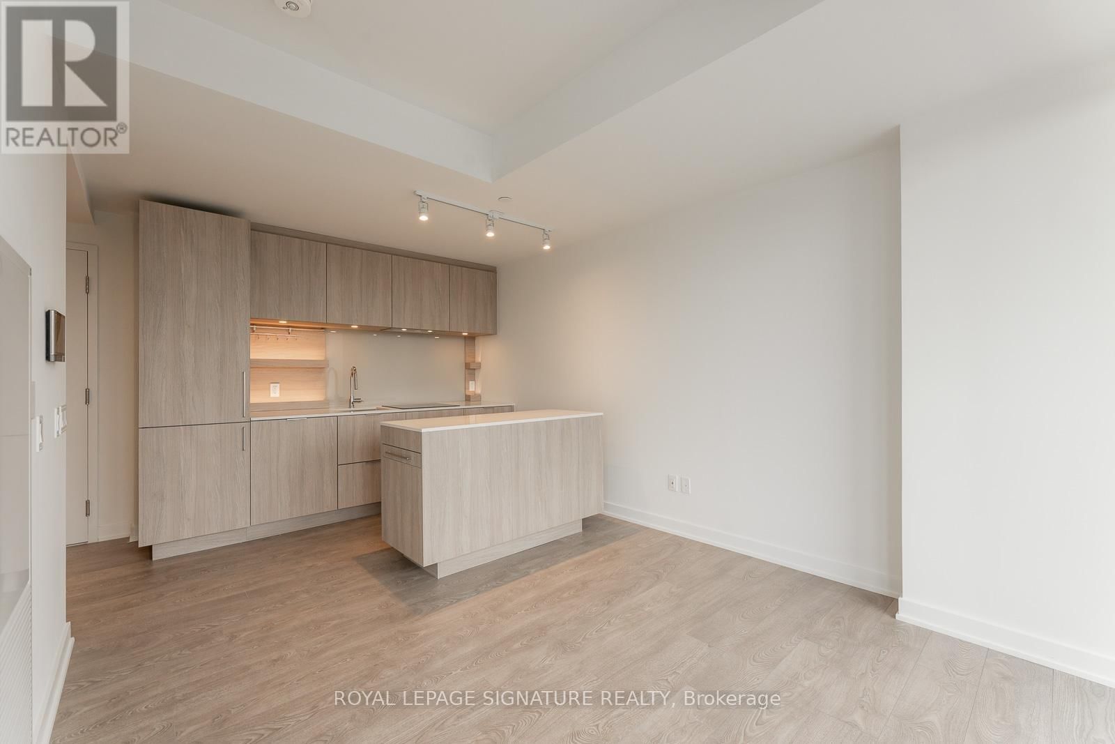 916 - 28 ANN STREET Image 6