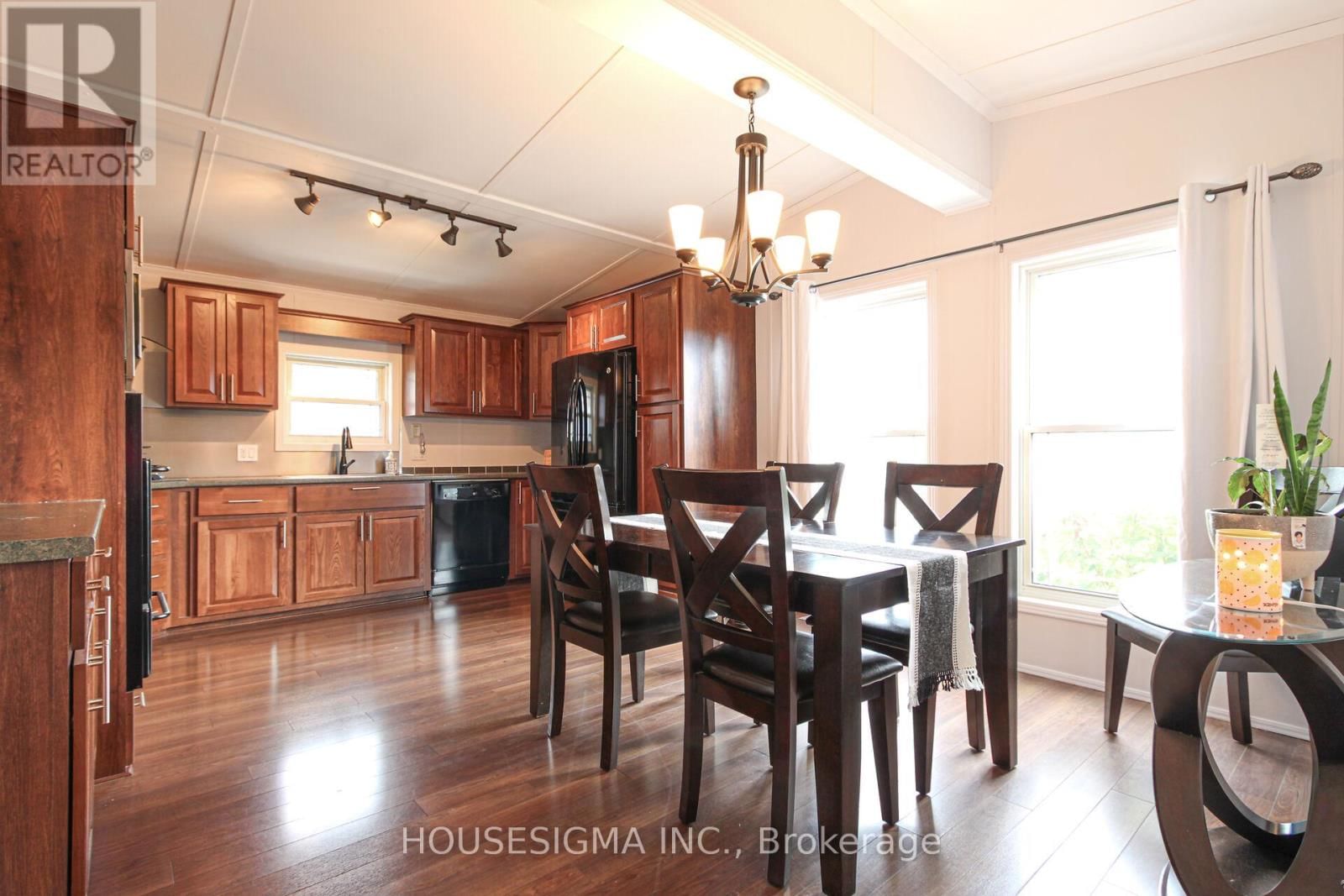 4449 MILBUROUGH - 5 TAMARAC LINE Image 1