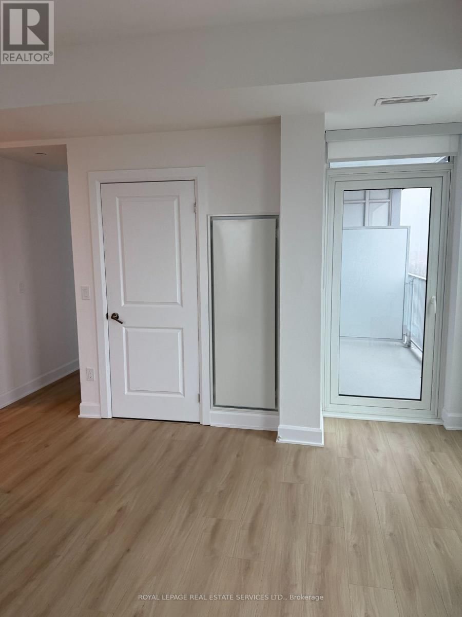 1203 - 3240 WILLIAM COLTSON AVENUE Image 4