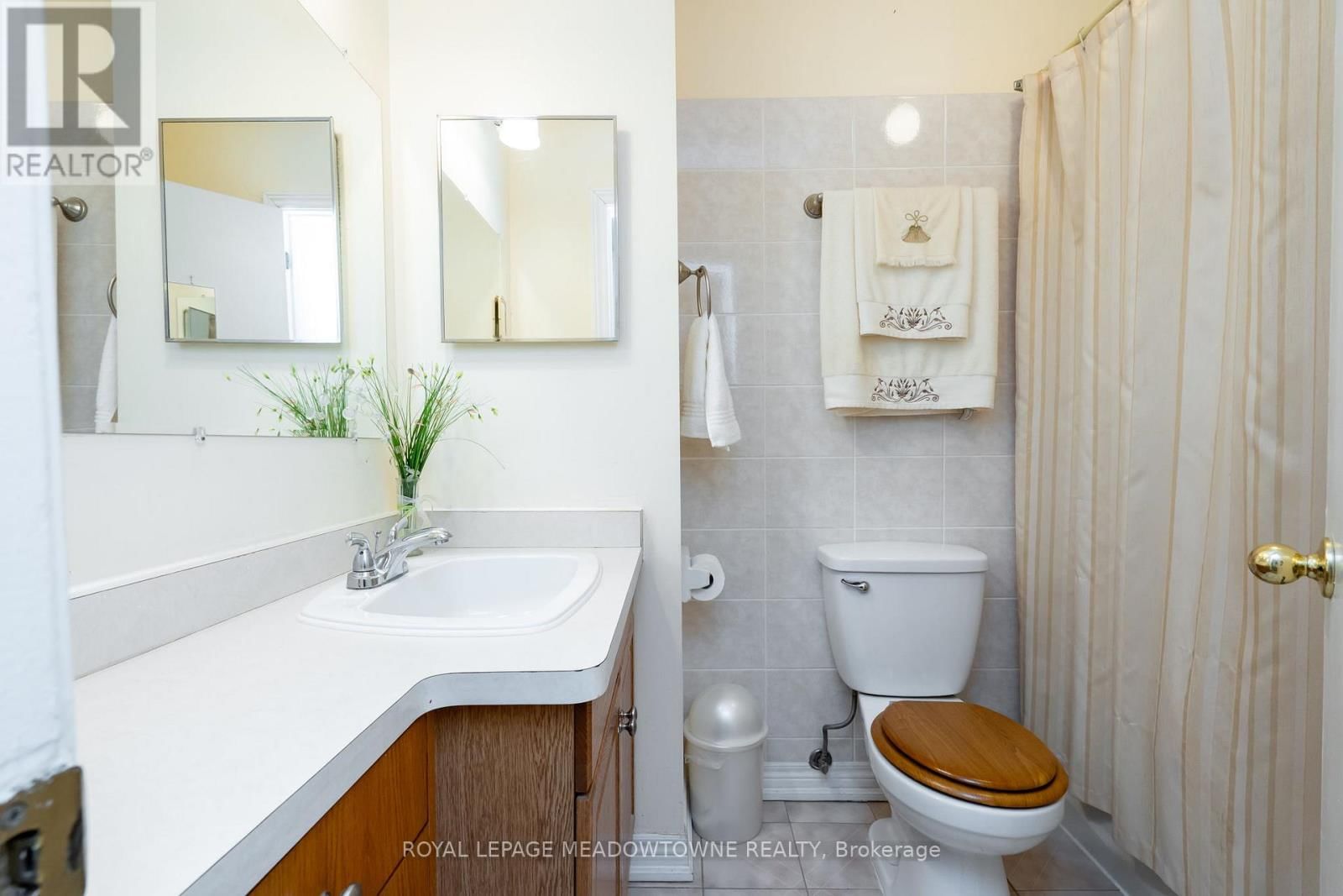 19 - 61 ARDGLEN DRIVE Image 14