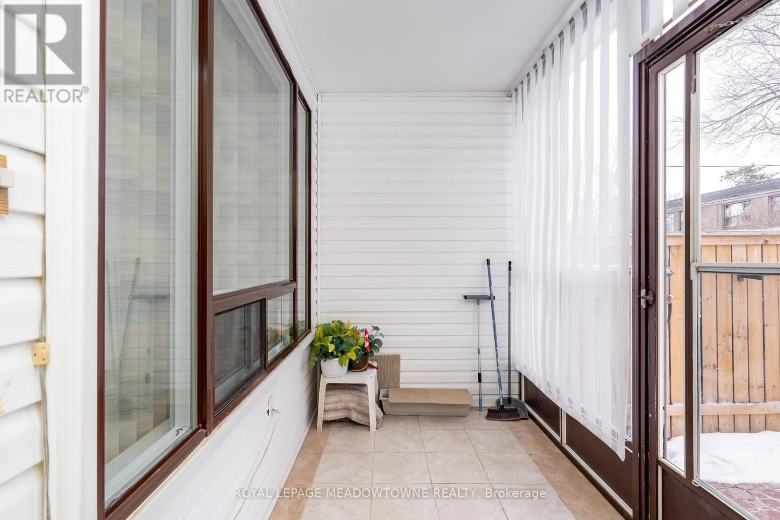 19 - 61 ARDGLEN DRIVE Image 2