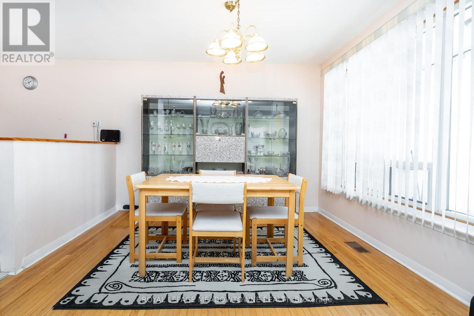 19 - 61 ARDGLEN DRIVE Image 5