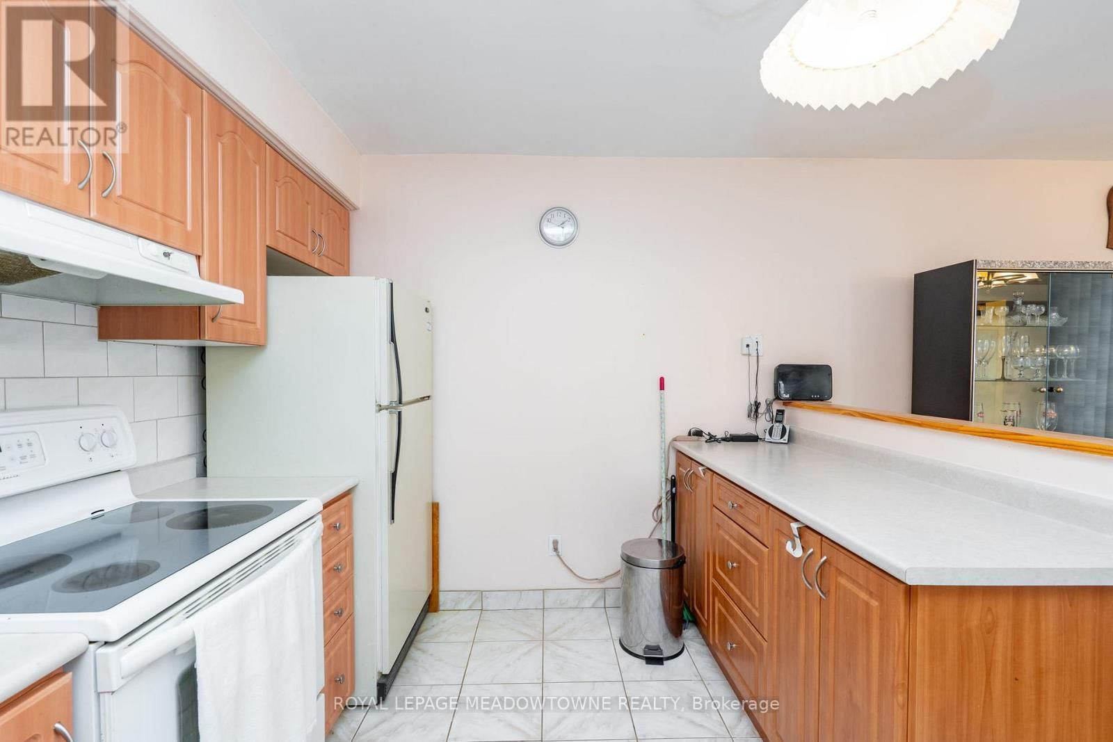 19 - 61 ARDGLEN DRIVE Image 7