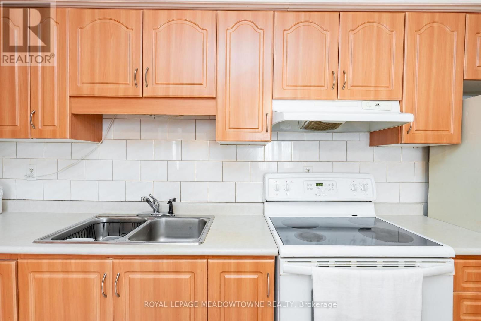 19 - 61 ARDGLEN DRIVE Image 9