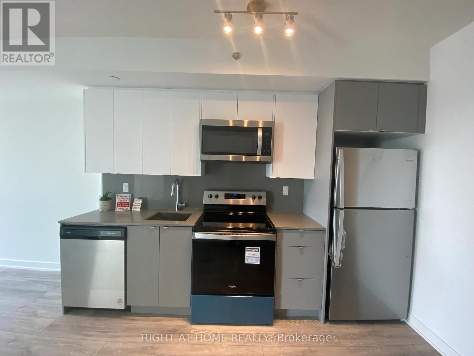 B815 - 3200 DAKOTA COMMON Image 3