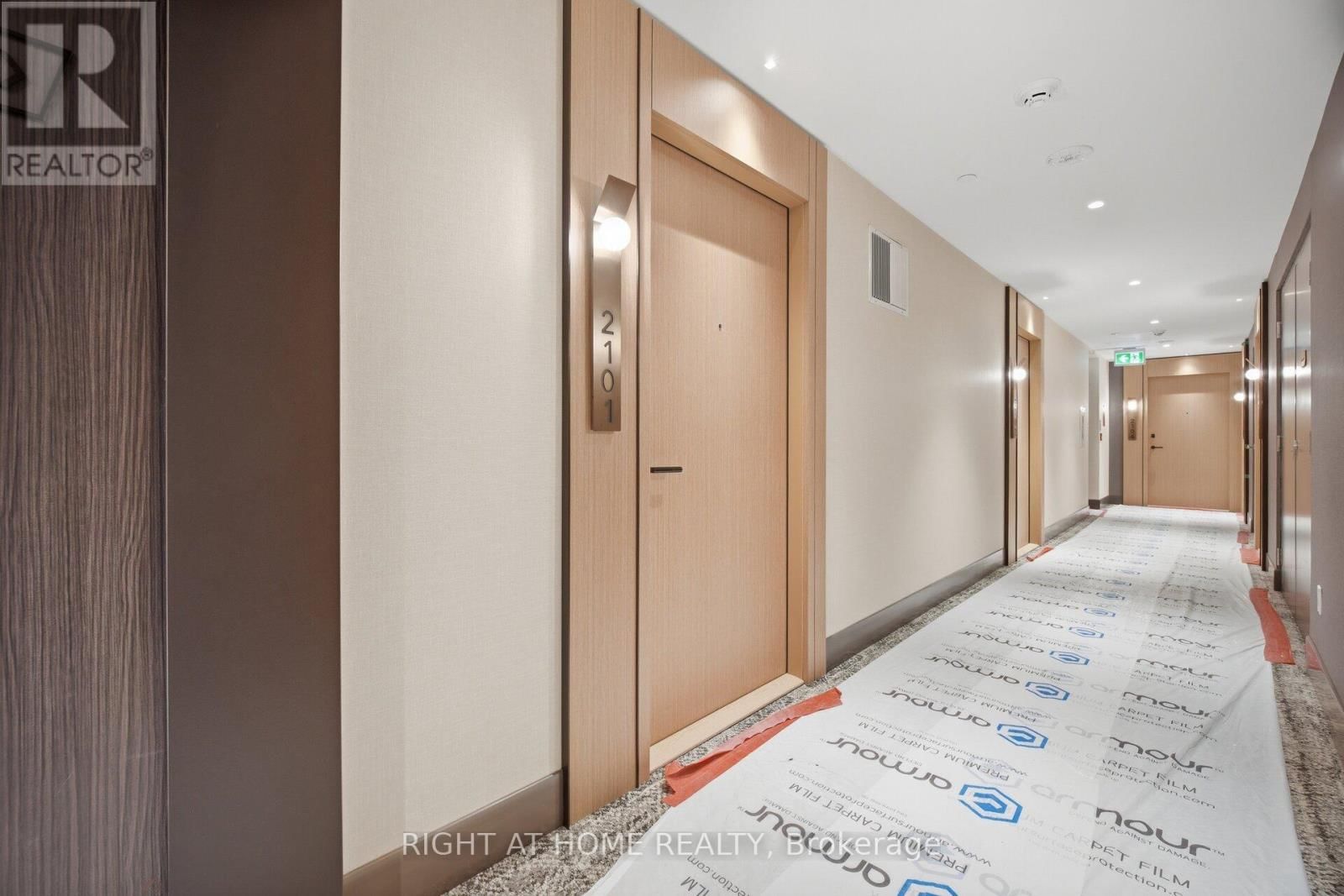 2101 - 60 CENTRAL PARK ROADWAY Image 12