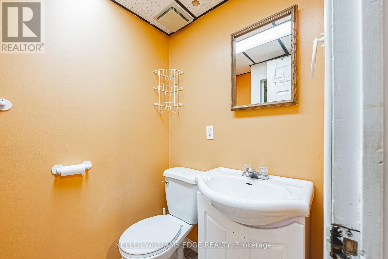 60 - 1576 NEWLANDS CRESCENT Image 30