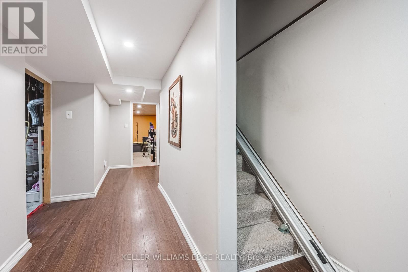 60 - 1576 NEWLANDS CRESCENT Image 31