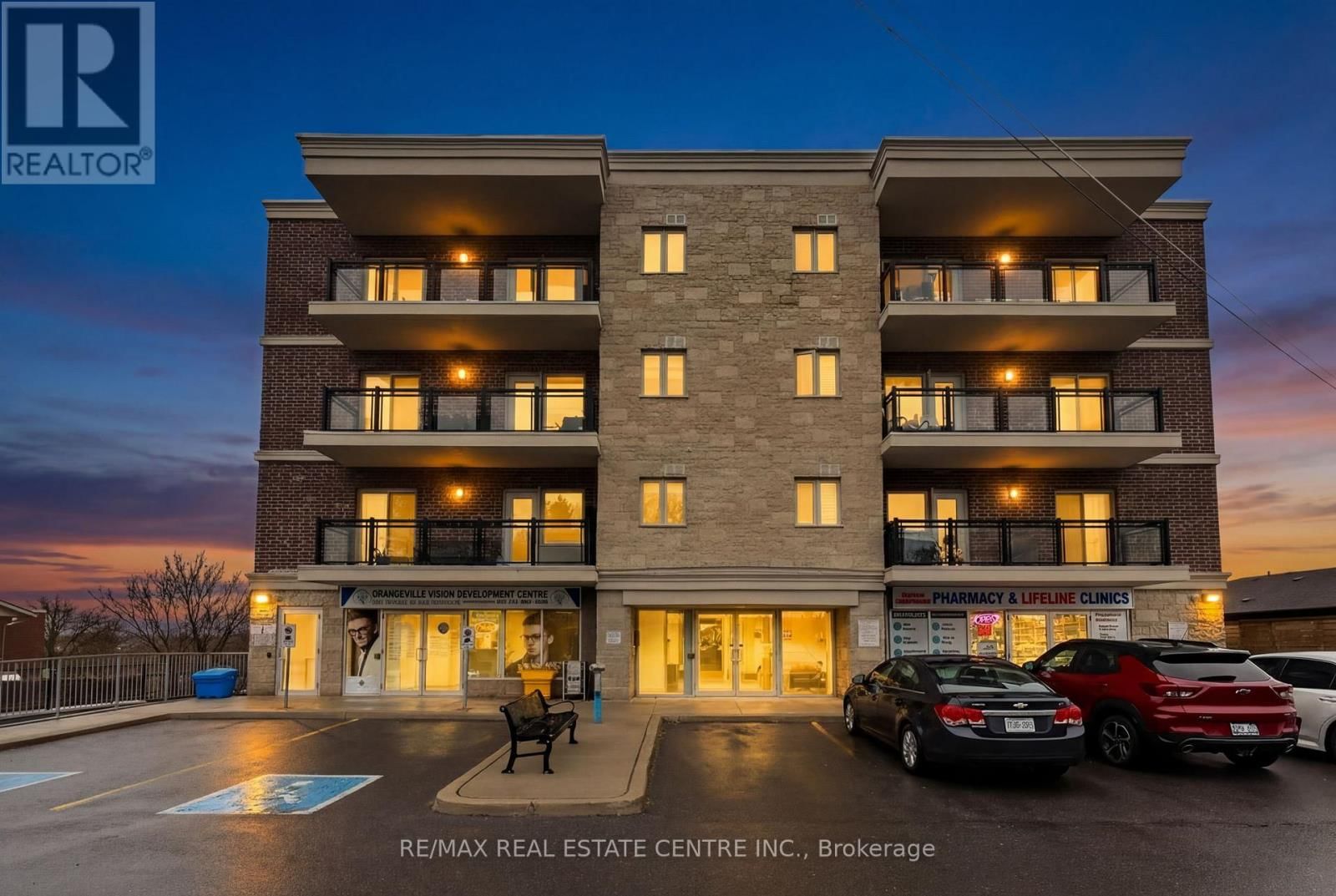 211 - 310 BROADWAY AVENUE Image 2