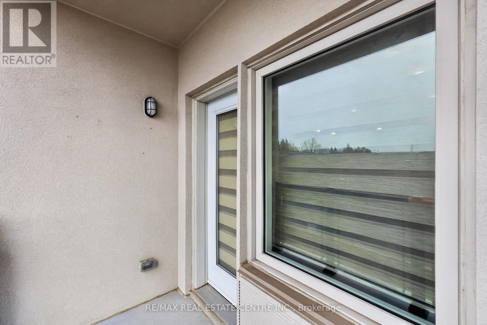 211 - 310 BROADWAY AVENUE Image 25