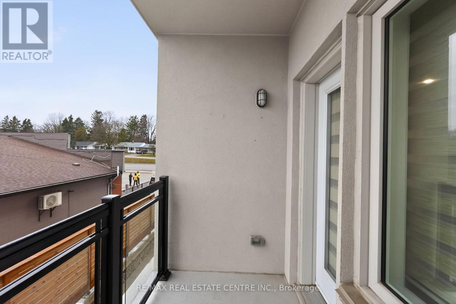 211 - 310 BROADWAY AVENUE Image 26