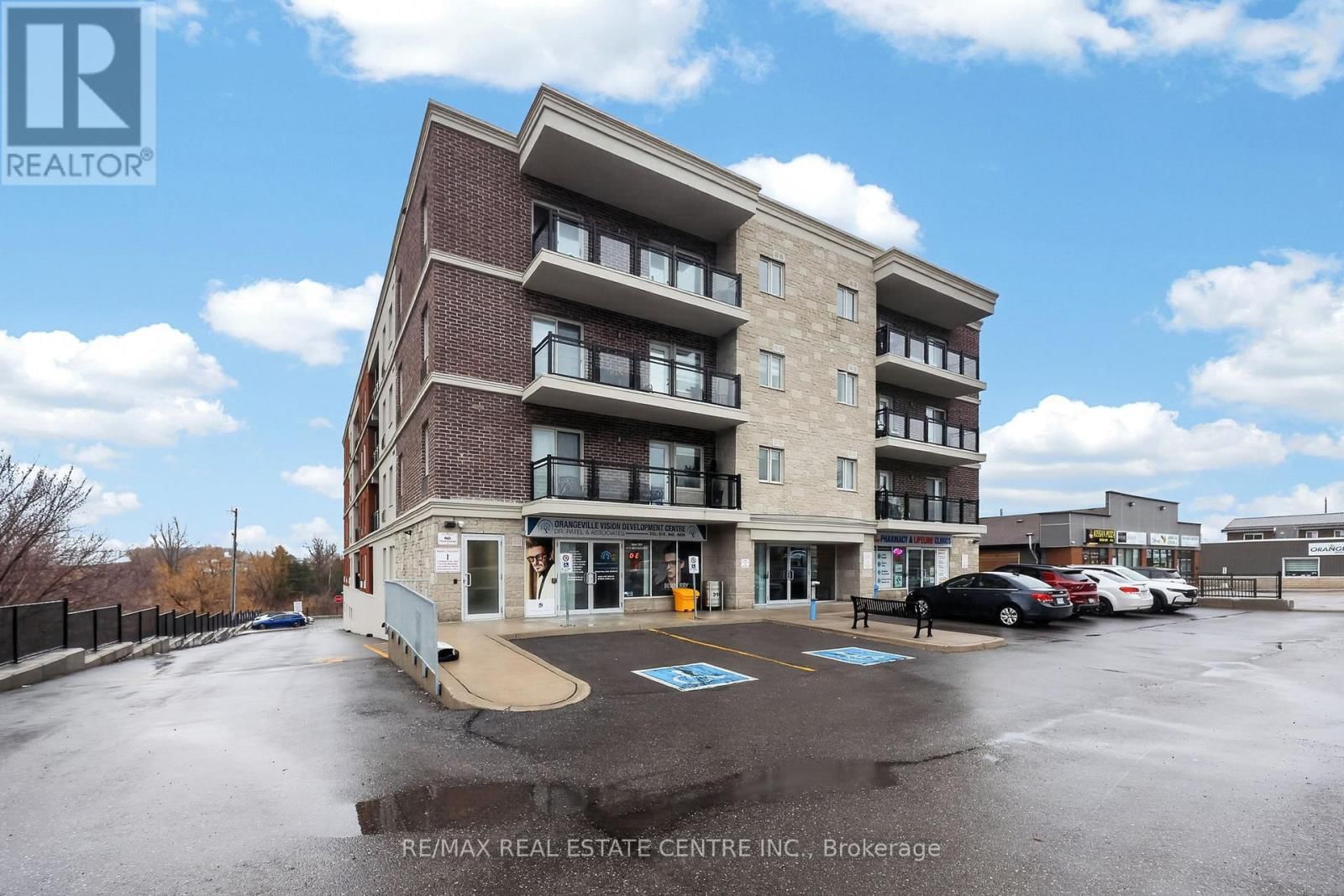 211 - 310 BROADWAY AVENUE Image 30