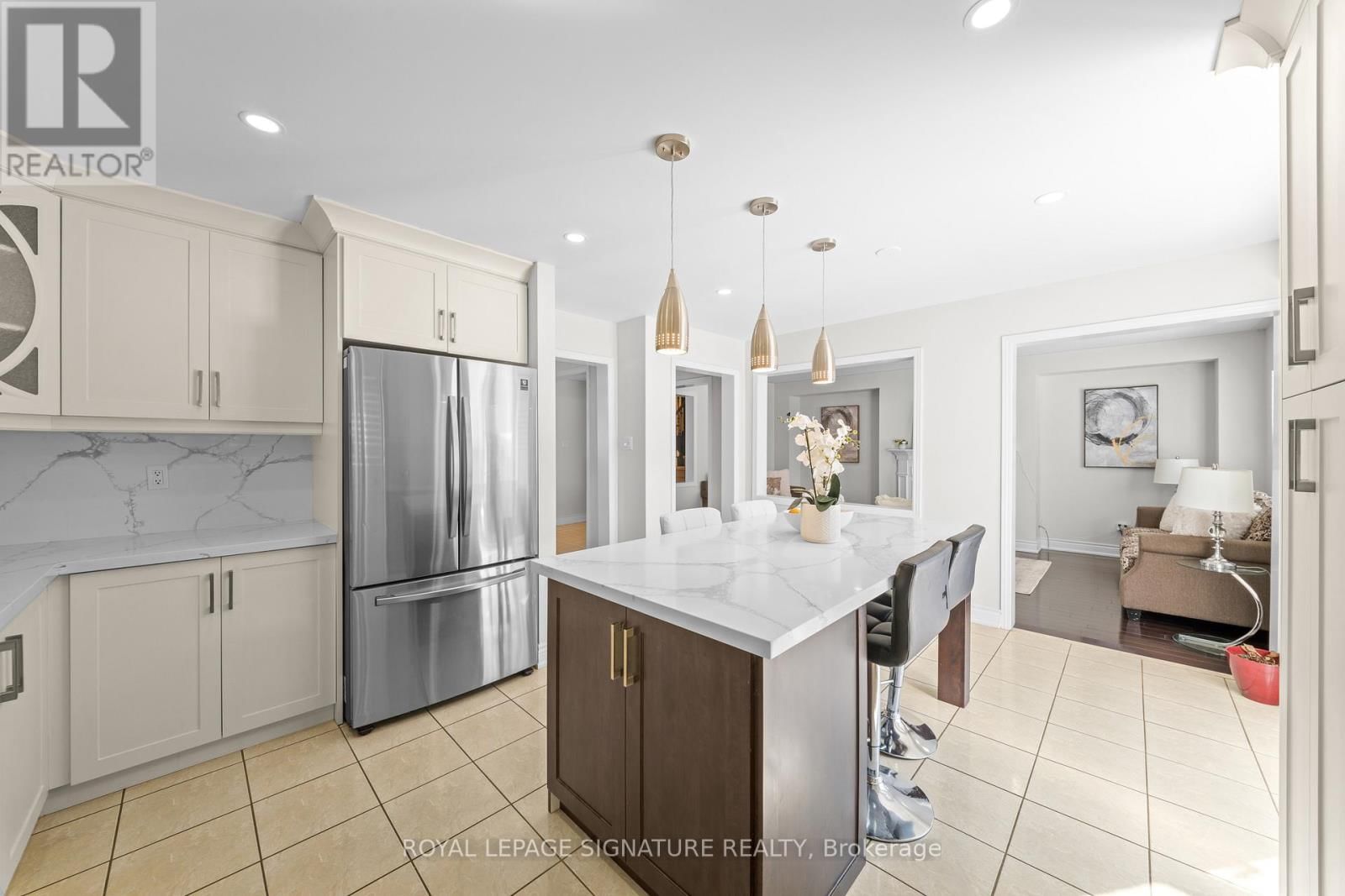 Main/Upper - 16 NEWARK WAY Image 12