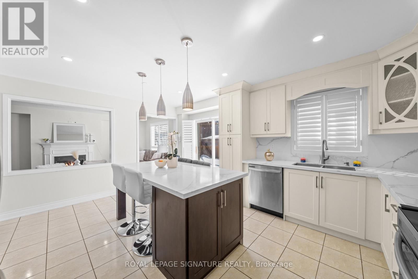 Main/Upper - 16 NEWARK WAY Image 13