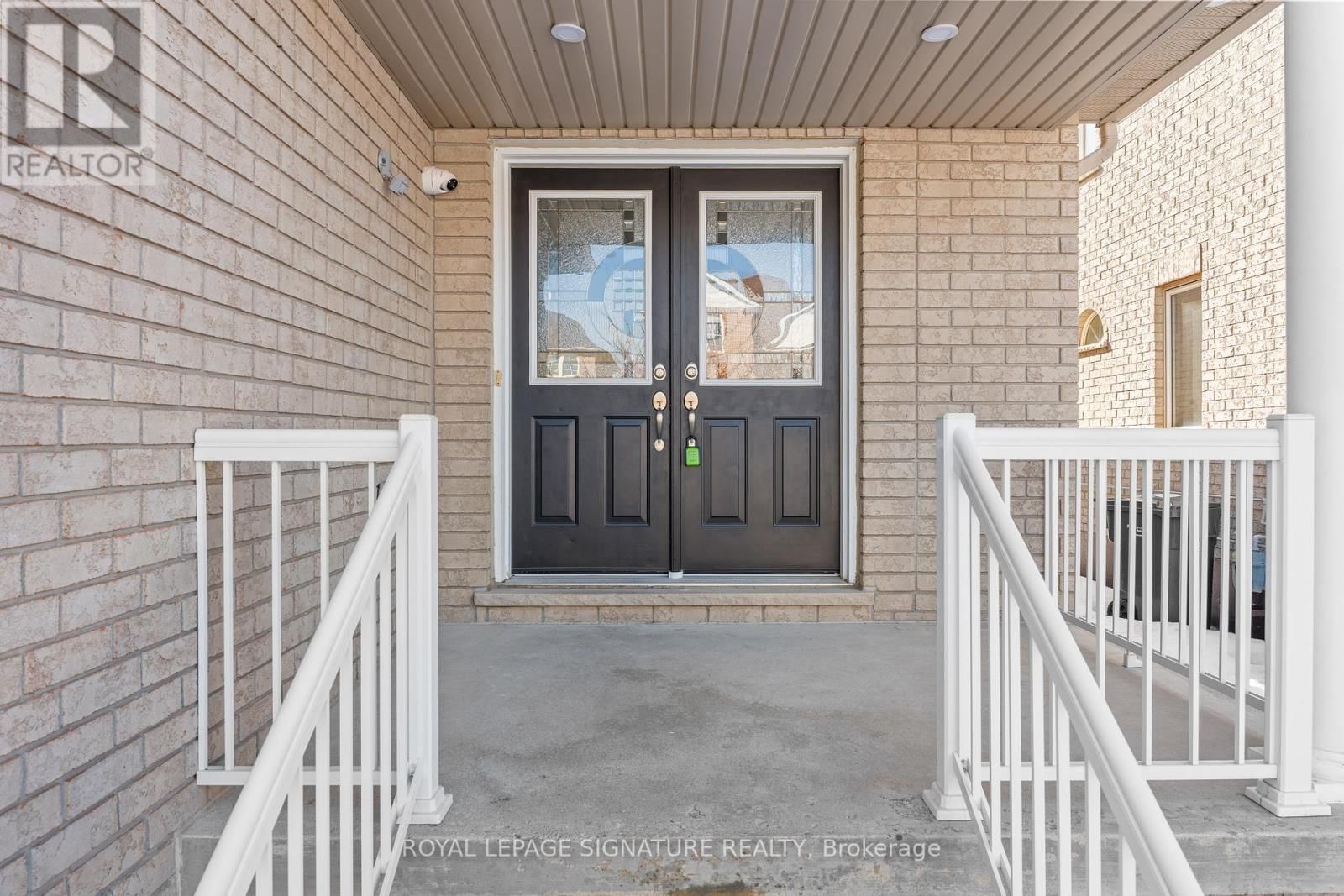 Main/Upper - 16 NEWARK WAY Image 2