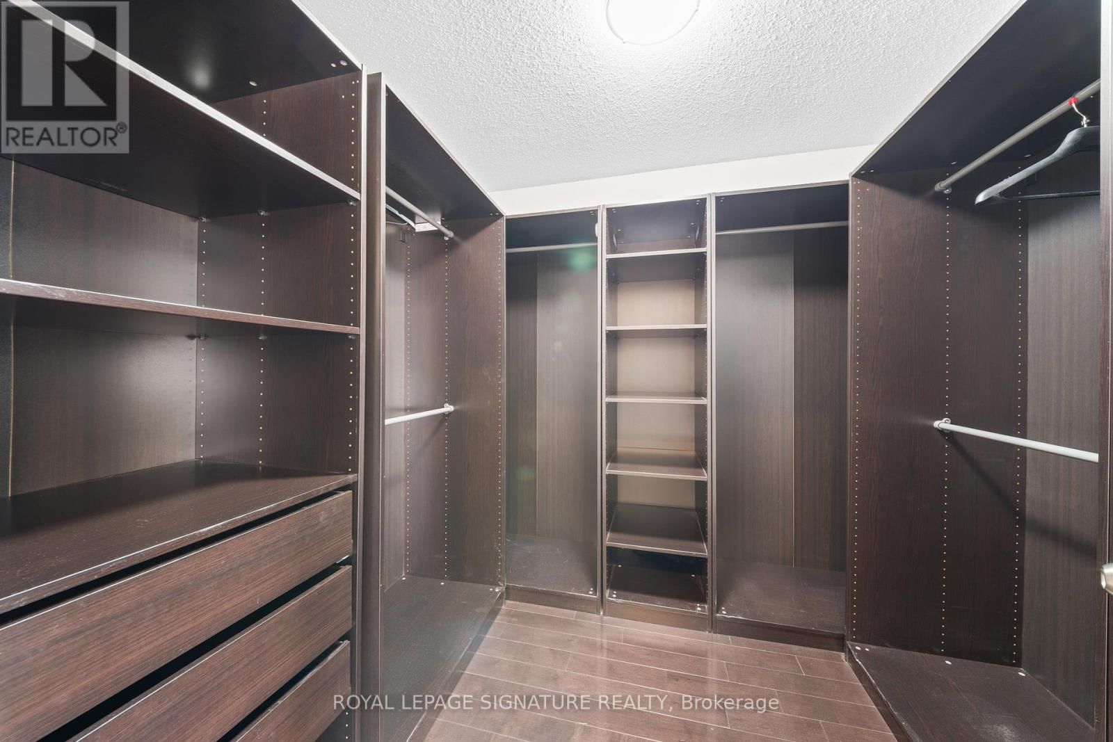 Main/Upper - 16 NEWARK WAY Image 21