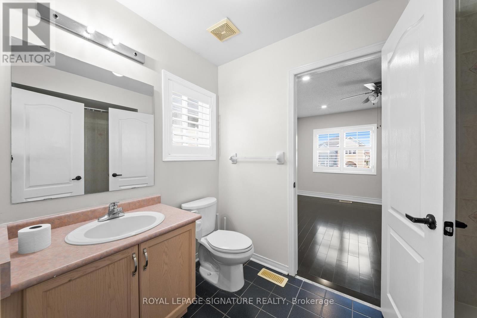 Main/Upper - 16 NEWARK WAY Image 24