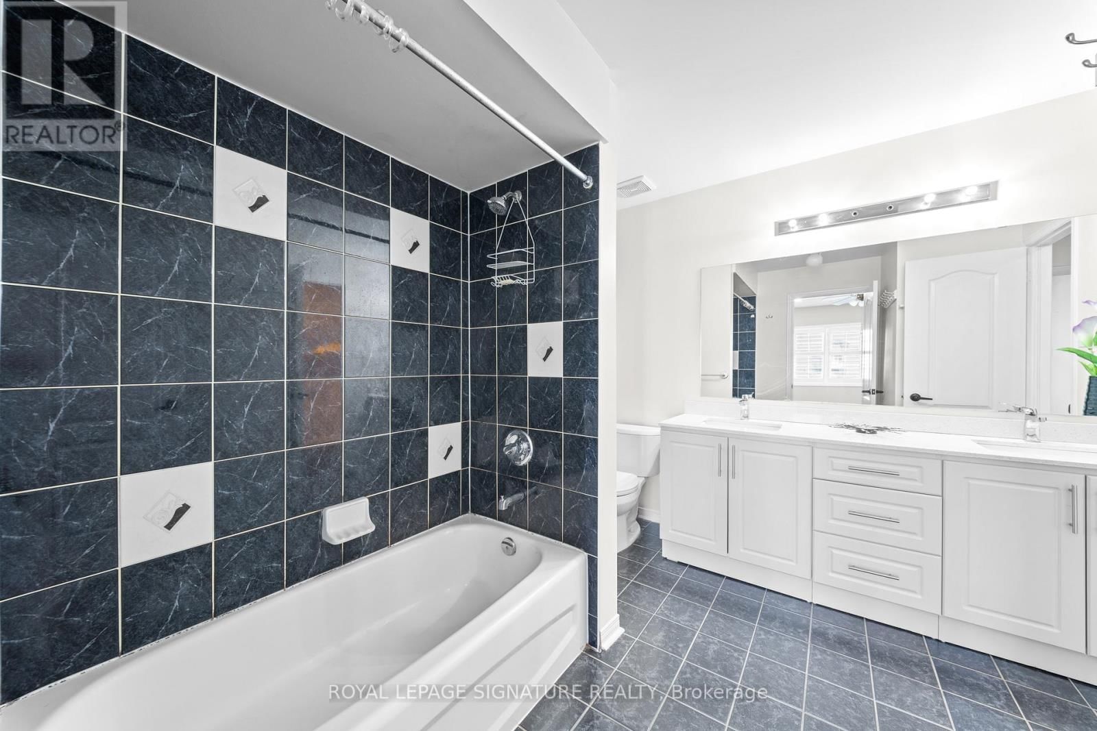 Main/Upper - 16 NEWARK WAY Image 27