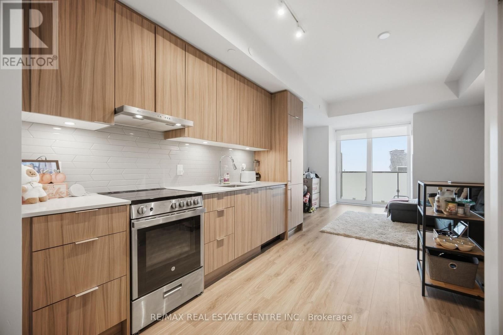 4905 - 430 SQUARE ONE DRIVE Image 10