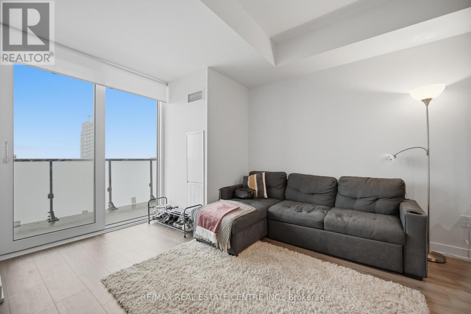 4905 - 430 SQUARE ONE DRIVE Image 15