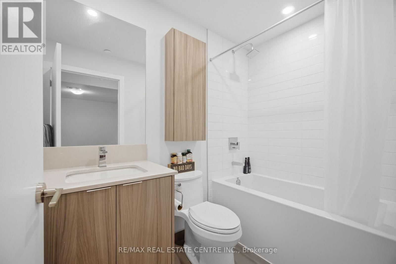 4905 - 430 SQUARE ONE DRIVE Image 21